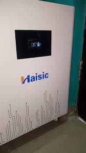 30KWH Haisic Lithium Battery 1 Haisic battery unit with a front display panel