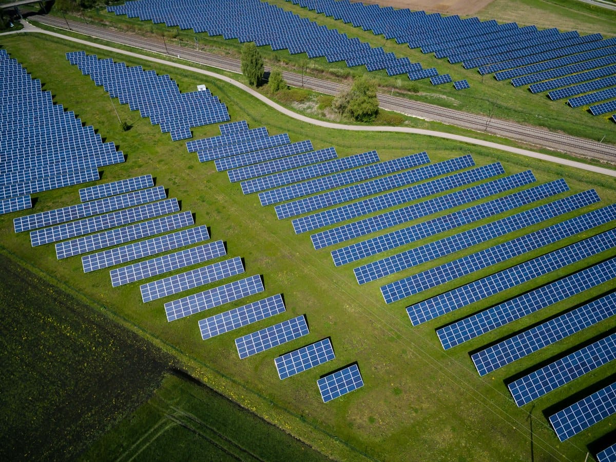 How Much Does a 5KW Solar System Cost in Nigeria? (2026 Breakdown) 2 5KW solar system cost Nigeria - rooftop panels